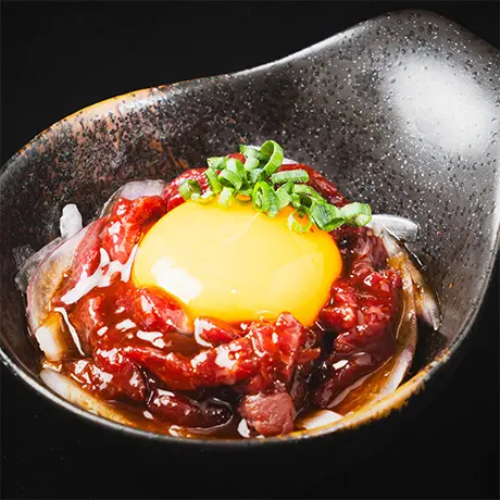 黒毛和牛・馬刺し専門店 ミートプロ鈴木の馬肉ユッケカテゴリ画像